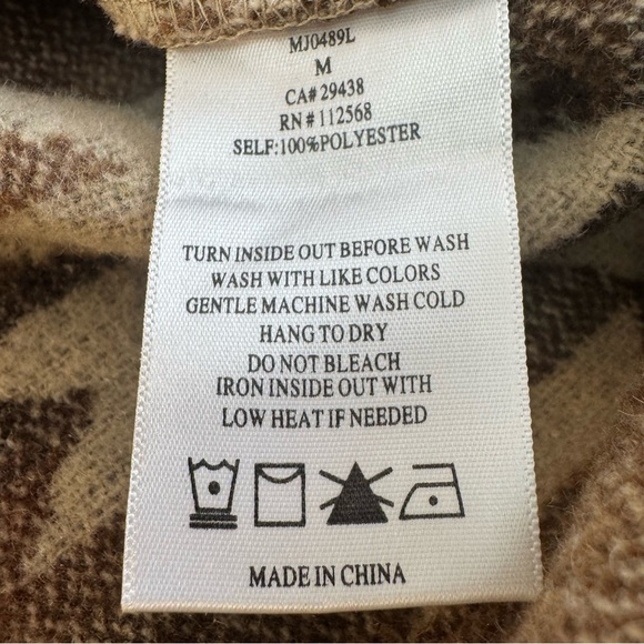 NWOT Miss Me Aztec Inspired Print Button Down Beige Taupe Brown Shacket - Picture 12 of 13